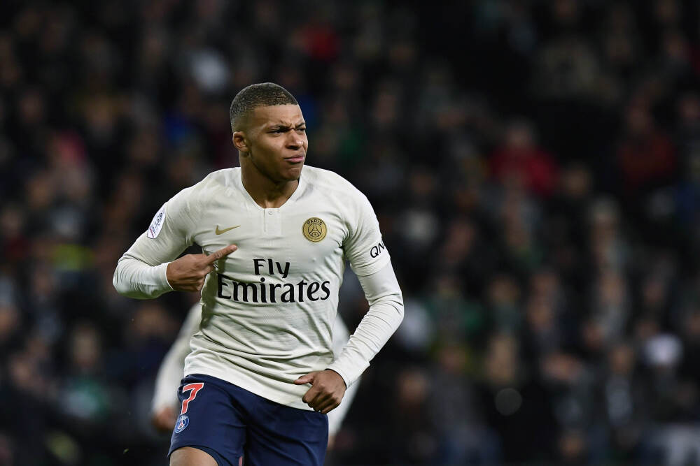 胃病不能吃“馒头”? 医生劝告: 想要养胃, 尽量避开这4种食物